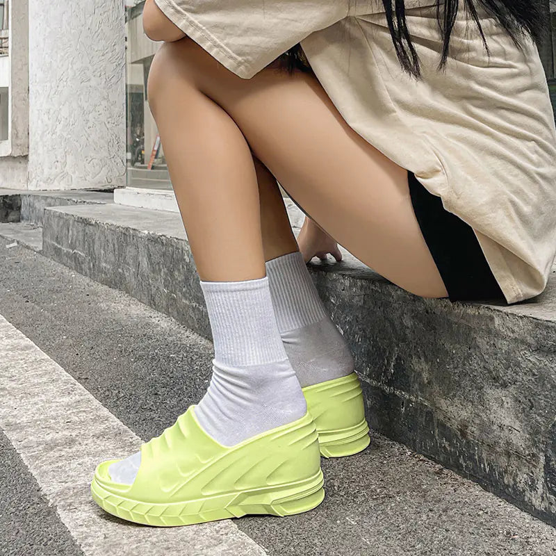 Black Fashion Round Toe Women's Summer Solid Slippers.